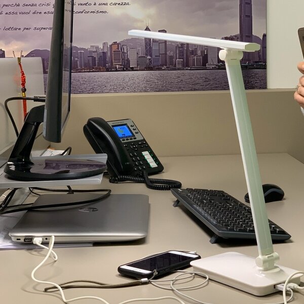 ONLI - LED Димируема настолна лампа WITH USB порт DESKI LED/7W/230V 4000K бял