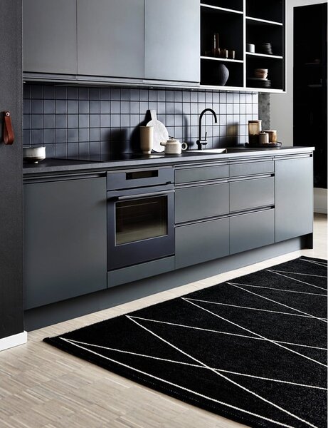 Черна пътека за открито и закрито 70x320 cm Max Black – Pappelina