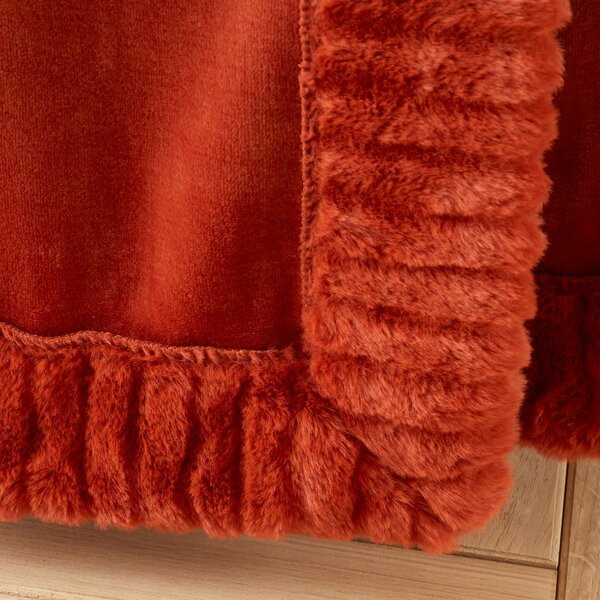 Оранжево одеяло от микроплюш 150x200 cm Velvet and Faux Fur – Catherine Lansfield