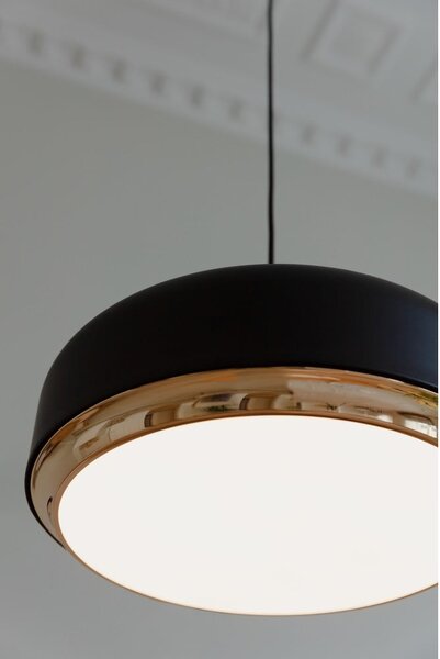 Черно LED висящо осветително тяло с метален абажур ø 40 cm Hazel medium - UMAGE