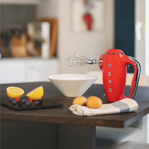 Ръчен миксер SMEG 50's Style HMF01RDEU, 250W, 9 скорости, Турбо, Скрит LED дисплей, Таймер, Аксесоари, Червен