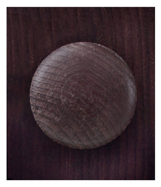 Тъмнокафява витрина от масивен бор 95x35 cm Lisa – Støraa