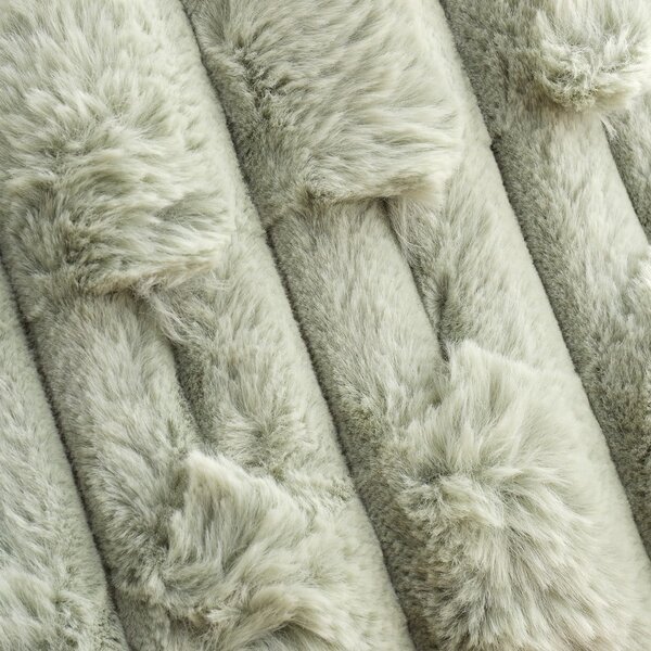 Декоративна възглавница от микроплюш 50x50 cm Carved Fur – Bianca
