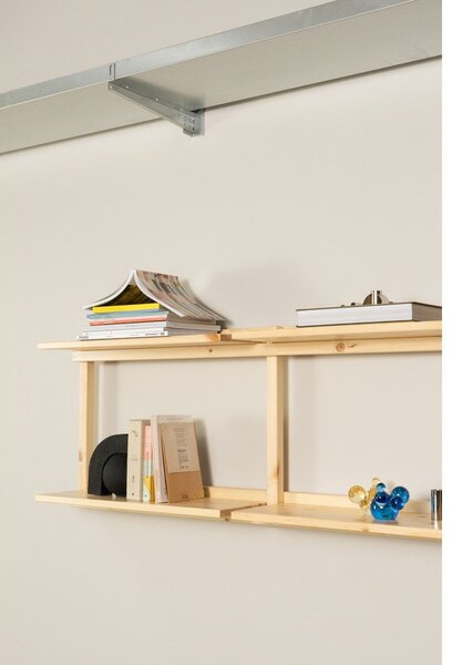 Стенна библиотека от масивен бор в естествен цвят 192x47,5 cm Groove – Karup Design