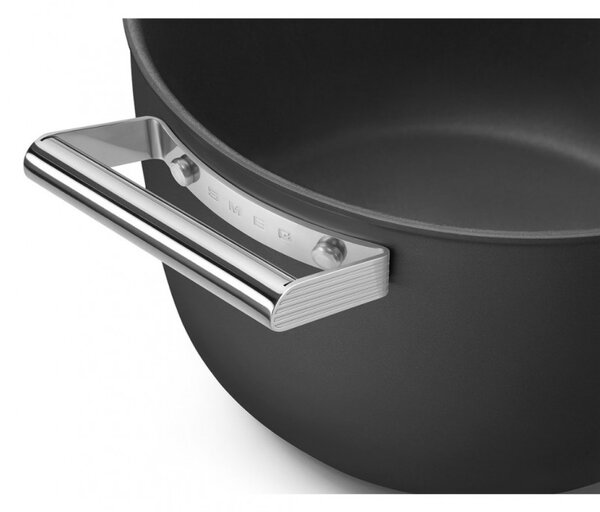 Тенджера SMEG CKFC2611BLM, 7.7 л, Ø26 см, Тефлоново покритие, До 250°C, Индукция, Черен