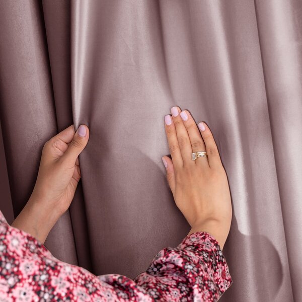 Светлокафяво затъмняващо перде 140x245 cm Pleat – Restilo