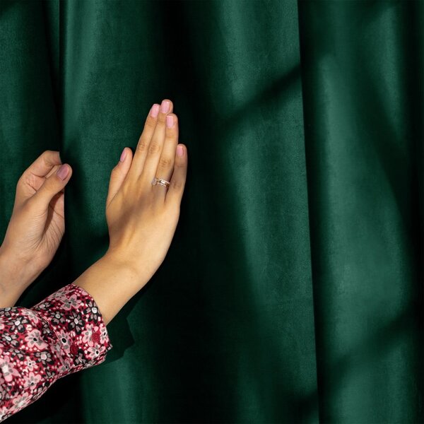 Тъмнозелено dimout перде 140x245 cm Pleat – Restilo