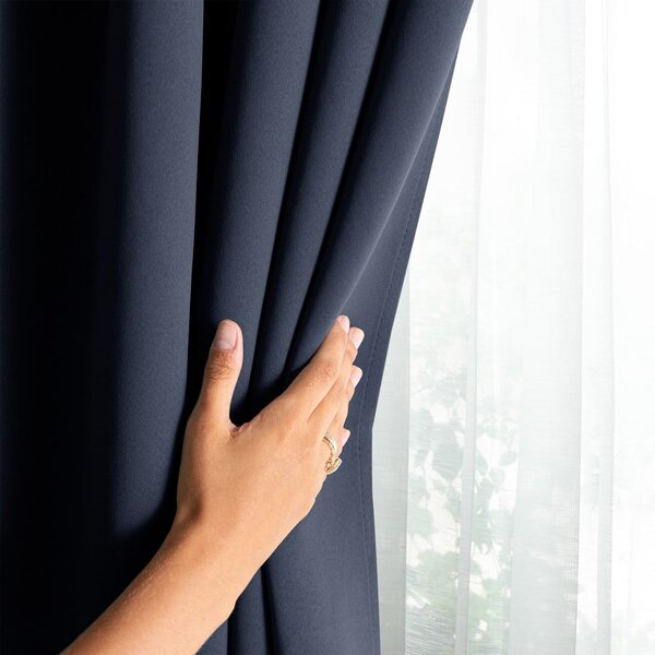 Тъмносиньо затъмняващо перде 140x175 cm Kierra – Restilo