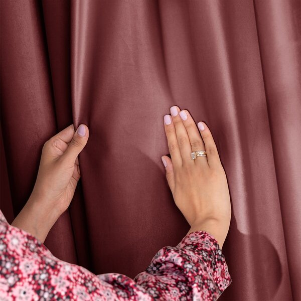 Розово затъмняващо перде 140x245 cm Eyelets – Restilo