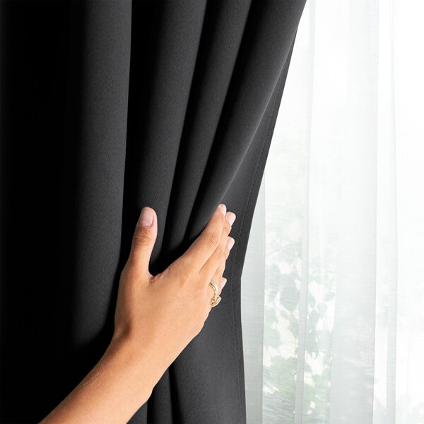 Черно затъмняващо перде 140x175 cm Kierra – Restilo