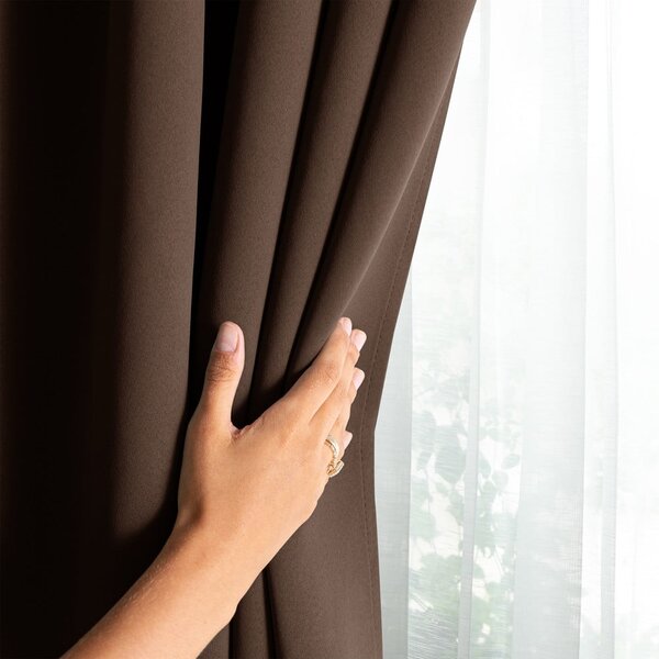 Кафяво затъмняващо перде 140x175 cm Kierra – Restilo