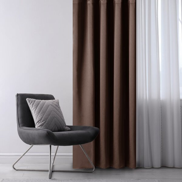 Кафяво затъмняващо перде 140x175 cm Kierra – Restilo