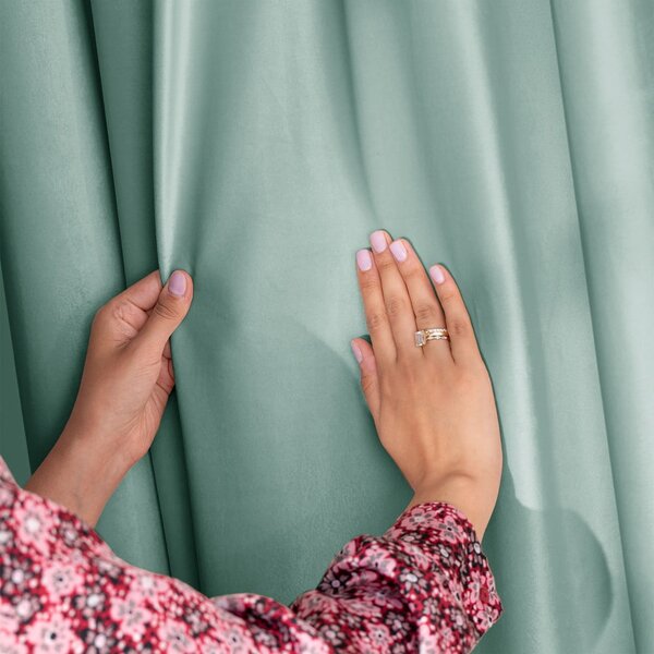 Светлозелено dimout перде 140x245 cm Pleat – Restilo
