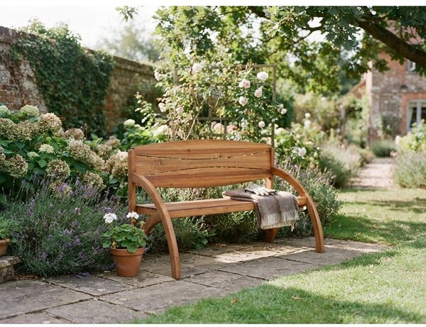 Кафява градинска пейка от масивно дърво Hadia – Garden Pleasure