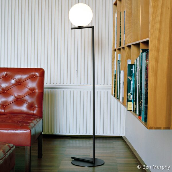 FLOS IC F2 стояща лампа, черна, Ø 30 cm, Затъмняване, Черен, Дневна/трапезария, Метал, Дизайн