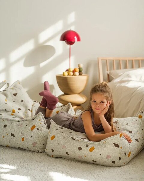 Бял детски пуф от букле и шенил Terrazzo Chair – Wigiwama