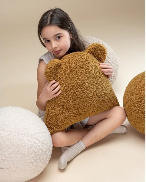 Кафява детска възглавница за диван от букле Bear – Wigiwama