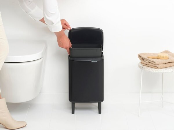 Кош за боклук Brabantia Bo Small Hi 1006645, 7 л, Повдигнат, Плавно и безшумно отваряне, Черен мат