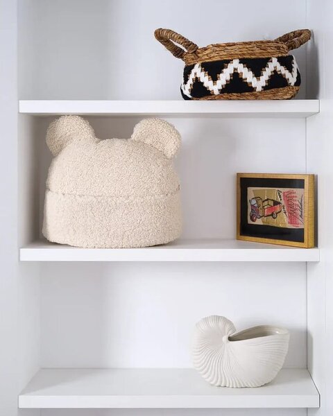 Кремава детска възглавница за диван от букле Teddy Pouch – Wigiwama