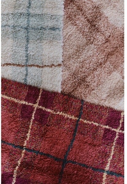 Ръчно изработен светлорозов памучен килим подходящ за пране 90x120 cm Tartan Rose – Lorena Canals