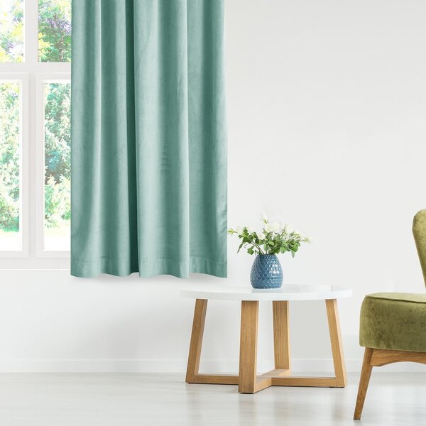 Светлозелено затъмняващо перде 140x270 cm Eyelets – Restilo