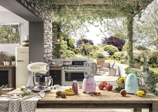 Светлозелена електрическа кана 1,7 l 50's Retro Style – SMEG