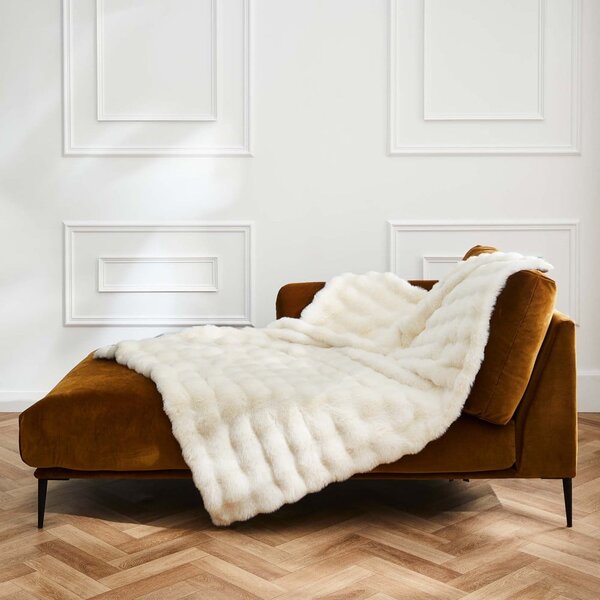 Кремаво одеяло от микроплюш 180x220 cm Mounty – douceur d'intérieur