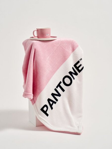 Sinsay - Одеяло Pantone - пастелнорозово