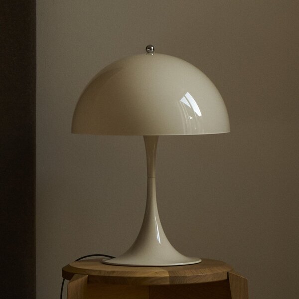 Louis Poulsen Настолна лампа Panthella 320, бежова, Ø 32 cm, E14, Бежов, Дневна/трапезария, Пластмаса, Модерен