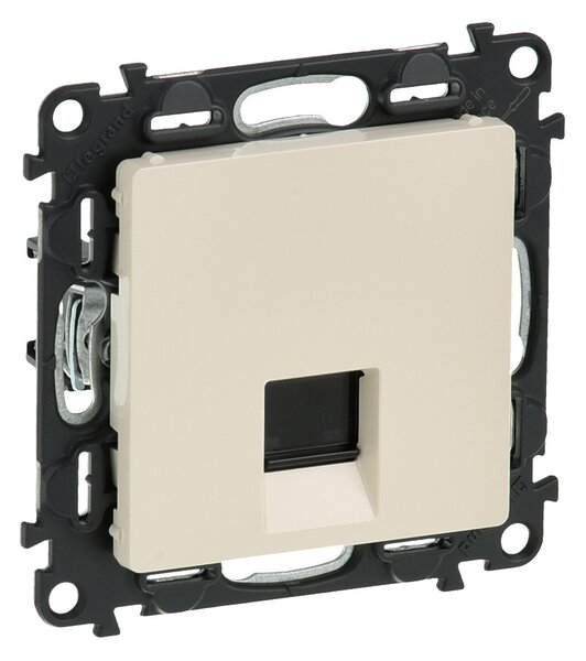 Legrand 755747 RJ45 Cat. 6 UTP Valena life крем - до изчерпване - 755747