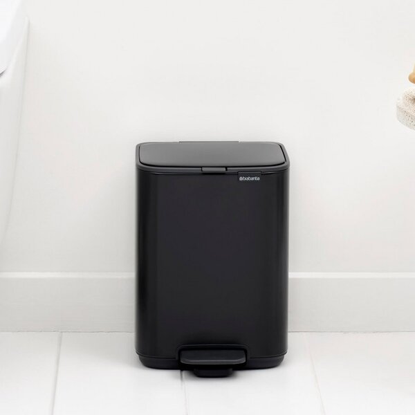 Кош за боклук Brabantia Bo Pedal 1010136, 4 л, Леко затваряне, Противоплъзгаща основа, Черен