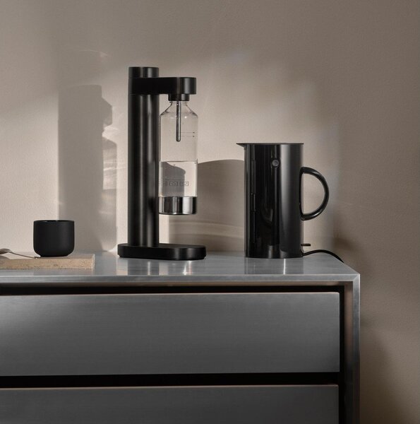 Черна пластмасова електрическа кана 1,5 l EM77 – Stelton