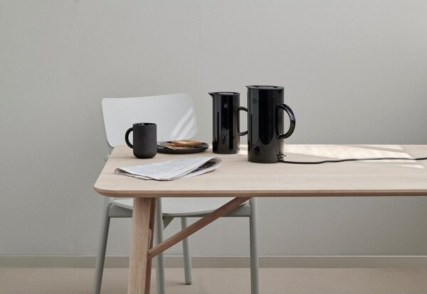 Черна пластмасова електрическа кана 1,5 l EM77 – Stelton