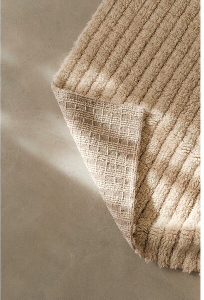 Ръчно изработен бежов вълнен килим подходящ за пране 80x140 cm Unexpected Wool – Lorena Canals