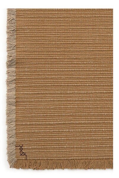 Ръчно изработен памучен килим в цвят жълта охра 140x200 cm Handloom – Lorena Canals