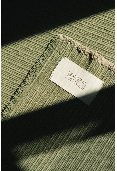 Ръчно изработен памучен килим в цвят каки 140x200 cm Handloom – Lorena Canals