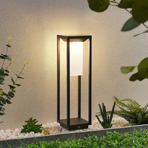 Lucande LED соларна лампа за пиедестал Eliel, височина 50 cm, черна, Черен, Метал, Модерен, Пиедестал за открито