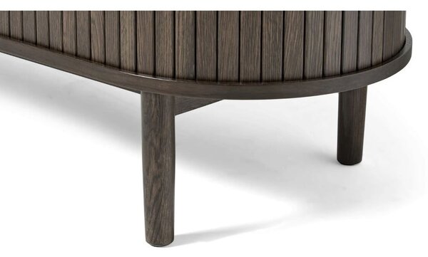 Кафяв скрин от декор от дъб с плъзгащи се врати 140x76x45 cm Meta – Unique Furniture