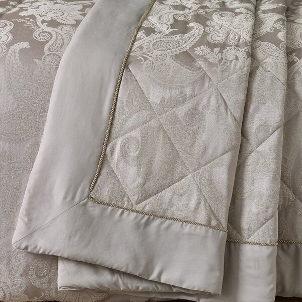 Бежово капитонирано покривало за легло от жакард 240x260 cm Opulent Jacquard – Catherine Lansfield