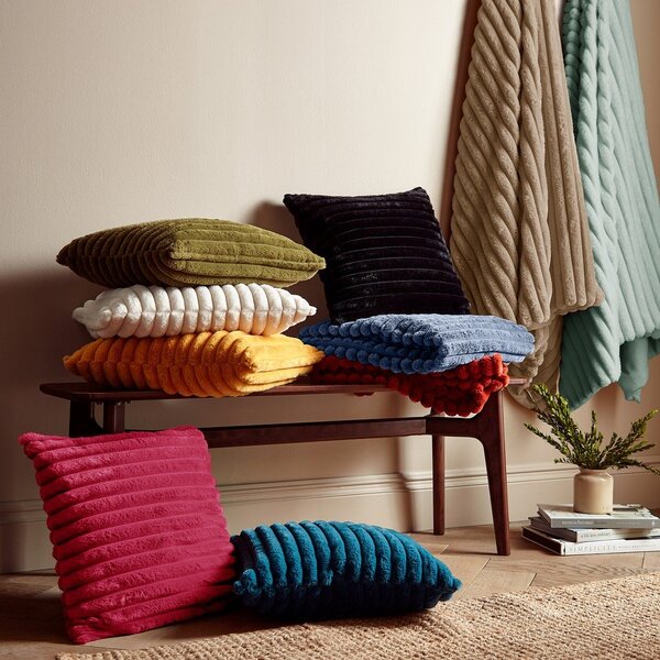 Бяло одеяло от микроплюш 130x170 cm Cosy Ribbed – Catherine Lansfield
