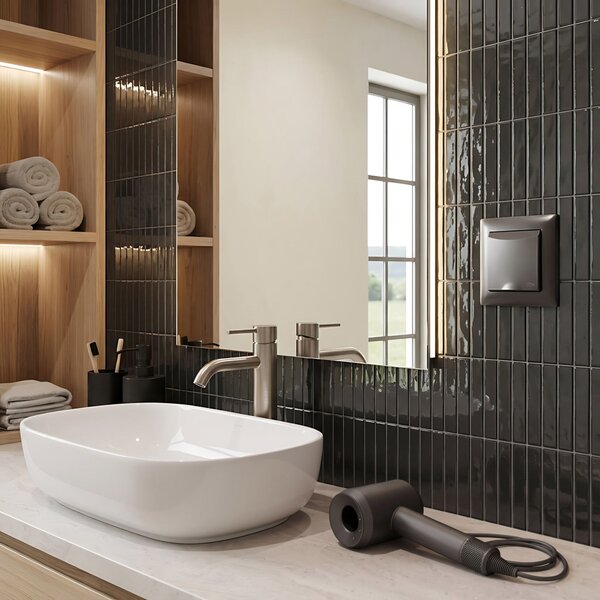 Единичен контакт със заземяване и капаче с рамка OSTE JNH005-G Grey