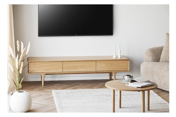 Кръгла масичка за кафе от масивен дъб в естествен цвят ø 70 cm Jena – House Nordic