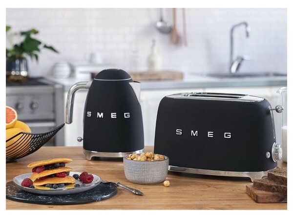Черен чайник 50's Retro Style - SMEG