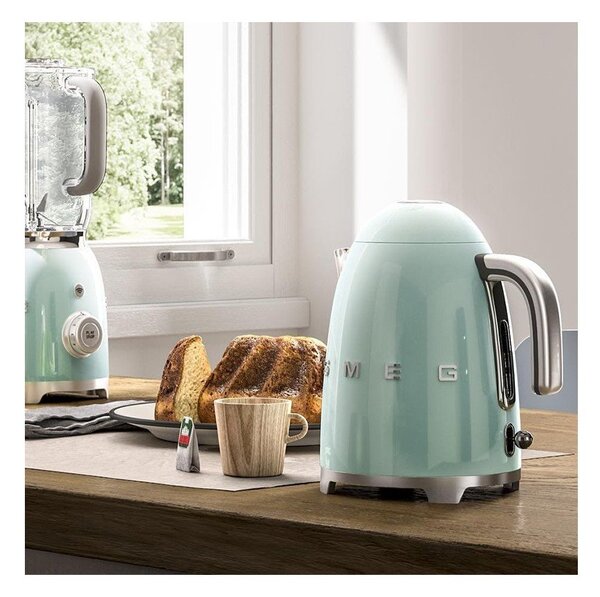 Светлозелена електрическа кана 1,7 l 50's Retro Style – SMEG
