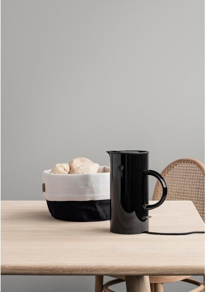 Черна пластмасова електрическа кана 500 ml EM77 – Stelton