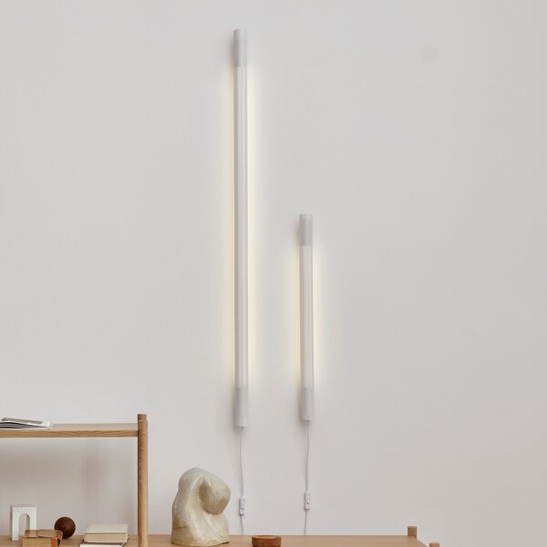 GEJST стенна лампа Radent, бяла, височина 135 cm, G13 LED, Бял, Дневна/трапезария, Метал