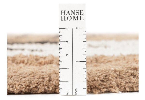 Светлокафяв памучен детски килим подходящ за пране/ръчно изработен 93x120 cm Snuggle Bea – Hanse Home