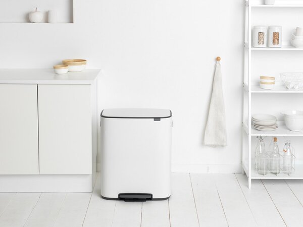 Кош за боклук Brabantia Bo Pedal 1003182, 60 л, Леко затваряне, Противоплъзгаща основа, Бял