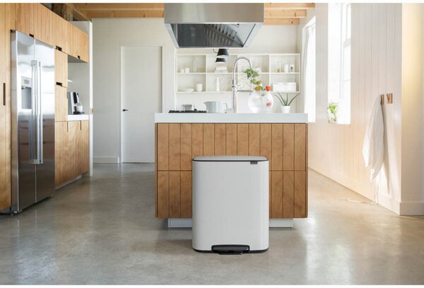 Кош за боклук Brabantia Bo Pedal 1003182, 60 л, Леко затваряне, Противоплъзгаща основа, Бял