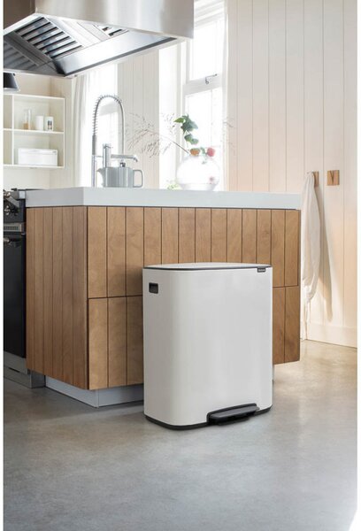 Кош за боклук Brabantia Bo Pedal 1003182, 60 л, Леко затваряне, Противоплъзгаща основа, Бял
